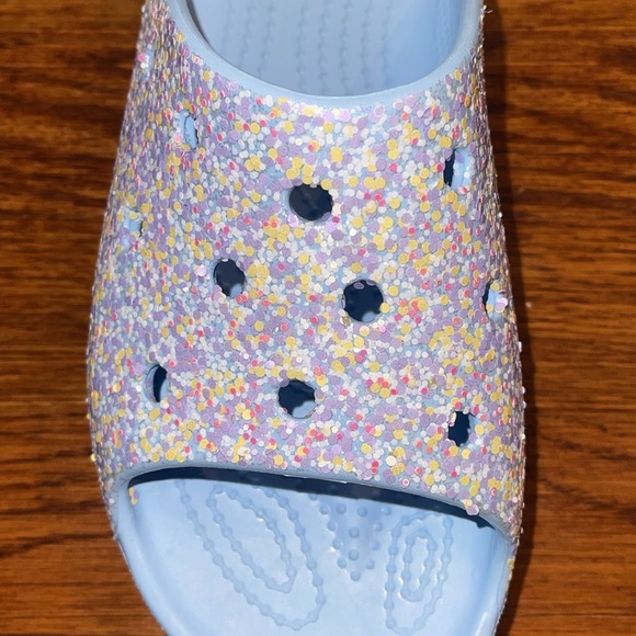 Crocs Classic Platform Glitter Sandals - Picture 4 of 4